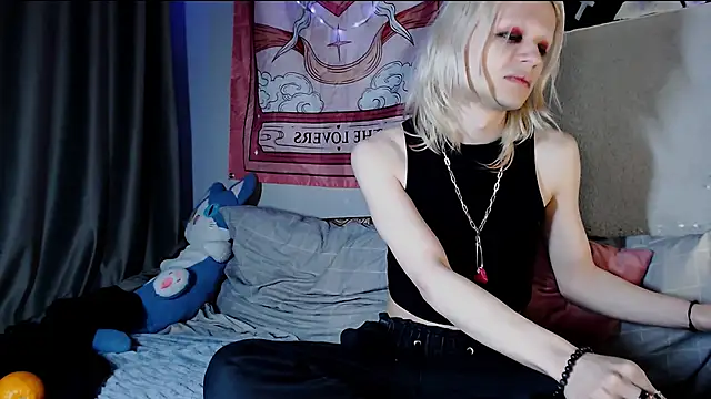 Snapshot of Alien_Bella chatting on April 2026 08:37:02 PM Alien Bella online show from April 2026 08:37:02 PM