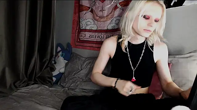 Snapshot of Alien_Bella chatting on May 2026 11:11:01 PM Alien Bella online show from May 2026 11:11:01 PM
