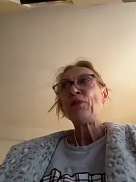 adella13 online show from December 2024 08:01:01 AM