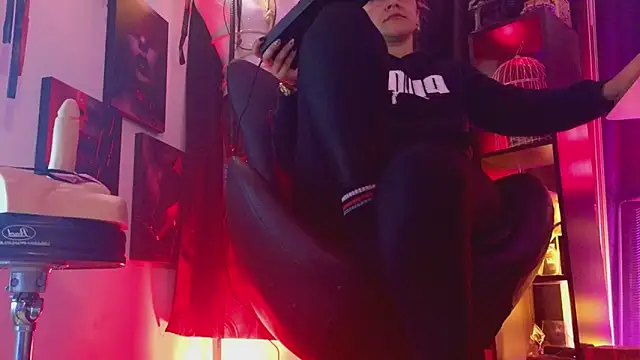 PerlaDivaio online show from April 2026 01:58:02 PM