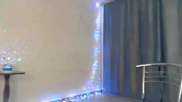 elenaza online show from April 2026 08:32:01 PM