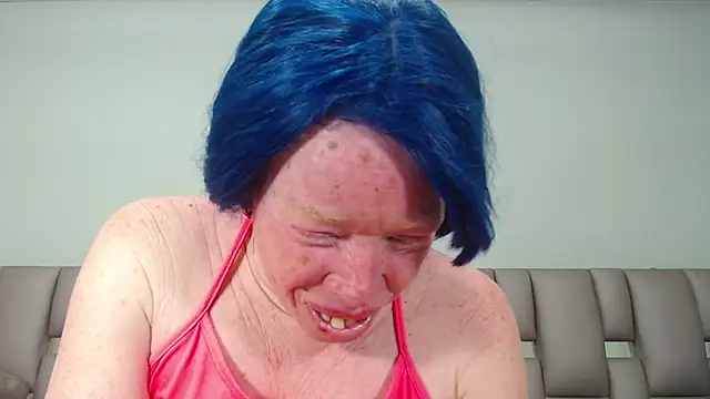 Kittywhiteass online show from September 2025 12:49:01 AM