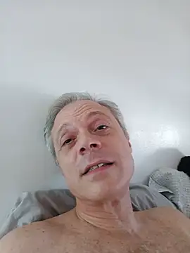 Snapshot of Almadaxxx chatting on May 2026 07:35:01 AM Almadaxxx online show from May 2026 07:35:01 AM