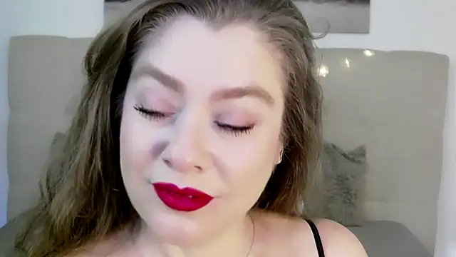 PetersEmily online show from December 2024 03:00:01 PM