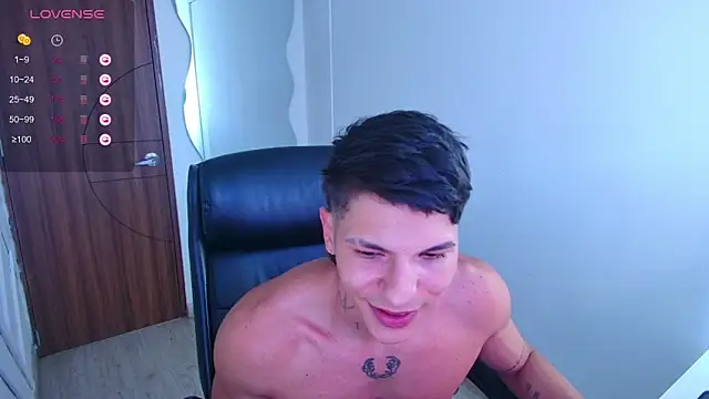 Snapshot of harrisoncuper chatting on March 2026 09:17:01 PM harrisoncuper online show from March 2026 09:17:01 PM