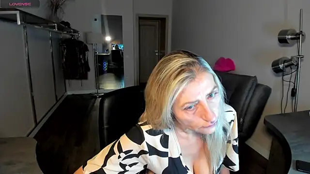 ZoeGrant online show from February 2026 06:31:01 PM