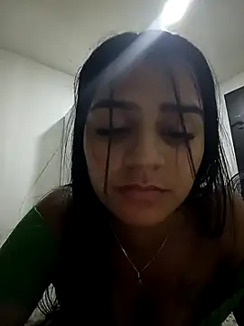 Snapshot of AnnRosse18 chatting on December 2024 06:31:02 PM AnnRosse18 online show from December 2024 06:31:02 PM