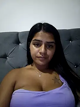 Snapshot of AnnRosse18 chatting on January 2025 04:16:02 PM AnnRosse18 online show from January 2025 04:16:02 PM