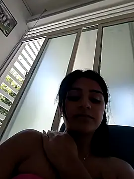 Snapshot of AnnRosse18 chatting on January 2025 08:36:02 PM AnnRosse18 online show from January 2025 08:36:02 PM