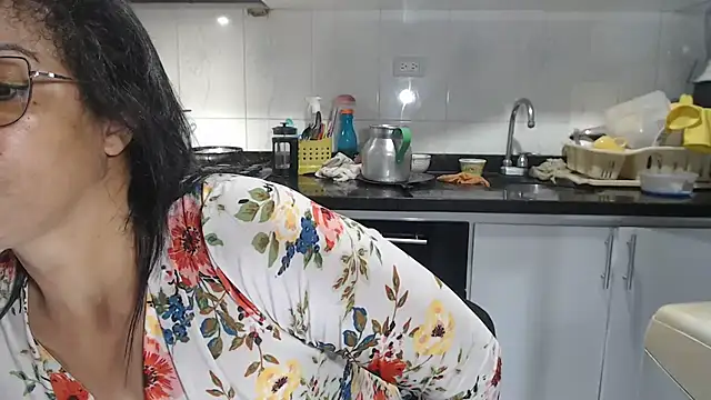 kateleyagrey online show from September 2025 01:15:01 PM