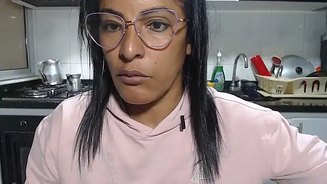 kateleyagrey online show from April 2026 07:43:01 PM