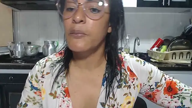 kateleyagrey online show from April 2026 07:48:01 PM