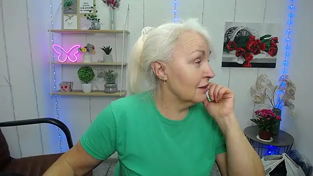 Snapshot of BlondyLeeBest chatting on March 2025 07:16:02 PM BlondyLeeBest online show from March 2025 07:16:02 PM