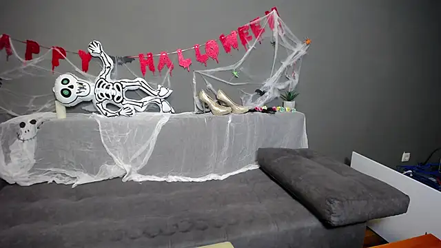 Snapshot of BlondyLeeBest chatting on November 2025 08:11:01 PM BlondyLeeBest online show from November 2025 08:11:01 PM