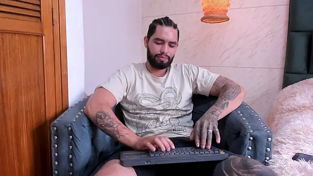 matteosantos online show from February 2025 02:41:01 PM