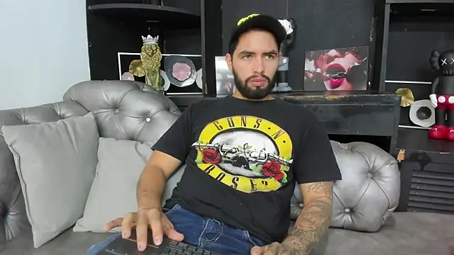 matteosantos online show from February 2025 03:52:01 PM