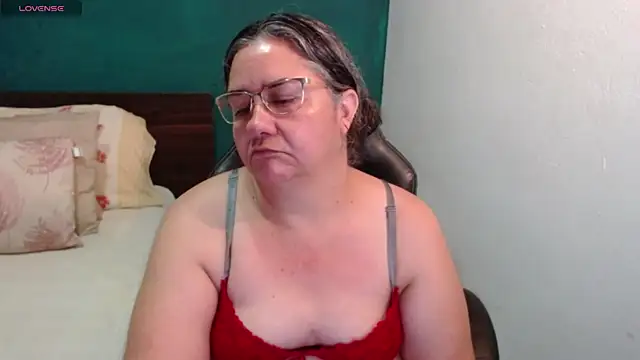 Snapshot of scaelettdubois chatting on July 2026 11:41:02 PM scaelettdubois online show from July 2026 11:41:02 PM