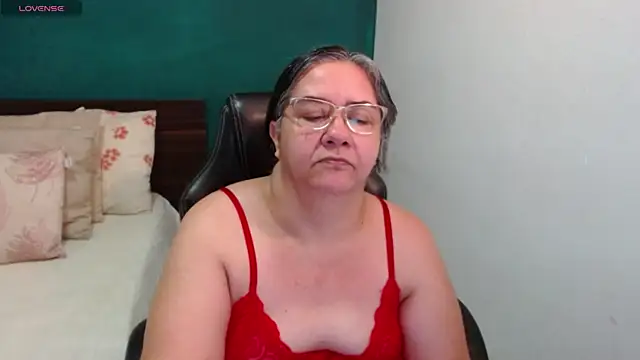 Snapshot of scaelettdubois chatting on July 2026 01:41:02 AM scaelettdubois online show from July 2026 01:41:02 AM