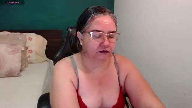 Snapshot of scaelettdubois chatting on July 2026 01:30:02 AM scaelettdubois online show from July 2026 01:30:02 AM