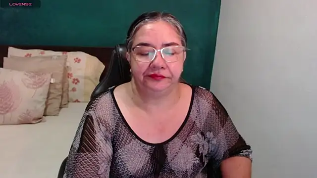 Snapshot of scaelettdubois chatting on July 2026 01:19:01 AM scaelettdubois online show from July 2026 01:19:01 AM