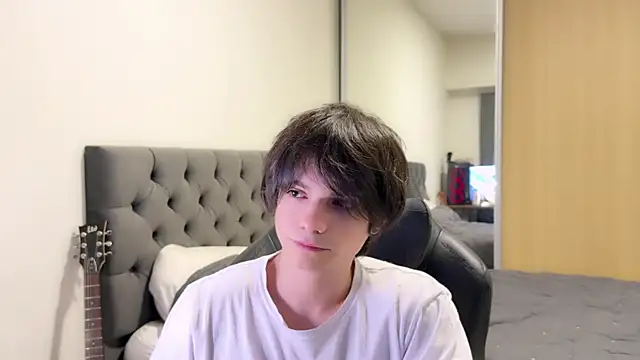 Snapshot of SasukeUhchiaa chatting on December 2024 08:23:02 AM SasukeUhchiaa online show from December 2024 08:23:02 AM