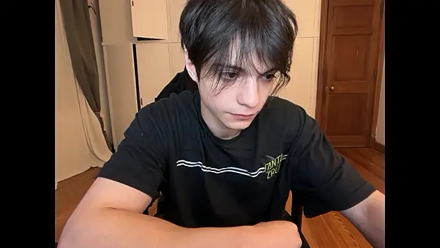 Snapshot of SasukeUhchiaa chatting on December 2025 05:59:02 AM SasukeUhchiaa online show from December 2025 05:59:02 AM