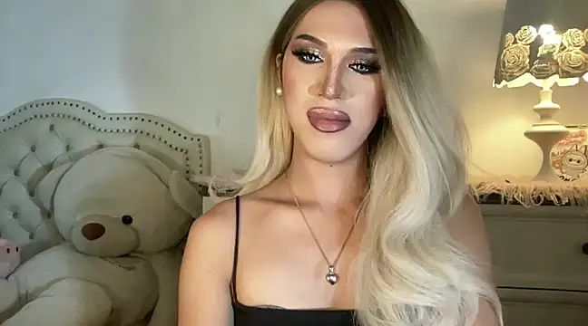 Ts glamxxxx online show from February 2025 08:03:01 AM