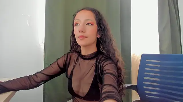 Lucia Fuster online show from July 2026 07:49:02 PM