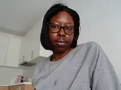 MadamIndigo online show from October 2025 12:38:01 PM