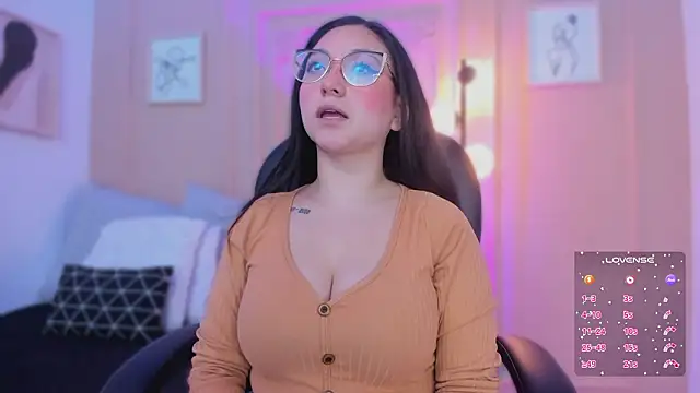 lucy neil online show from February 2026 02:40:02 AM