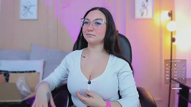 lucy neil online show from March 2026 02:39:02 AM