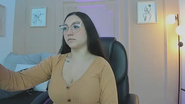 lucy neil online show from April 2026 02:31:01 AM