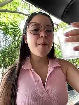 Lucyklein2022 online show from January 2025 04:29:01 PM