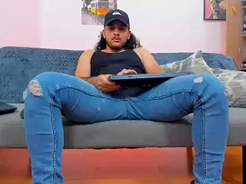tuyo1995 online show from June 2026 11:28:01 PM