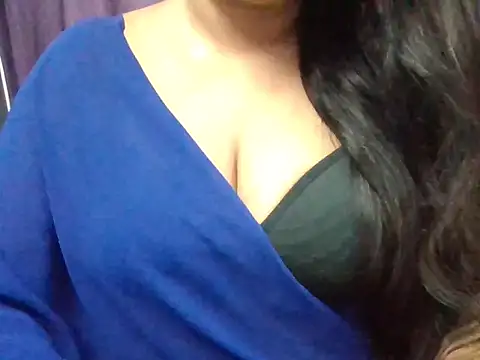 Snapshot of Roopshikha39 chatting on June 2026 06:33:02 PM Roopshikha39 online show from June 2026 06:33:02 PM