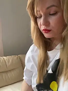 Lady  Maria online show from April 2026 02:33:01 PM