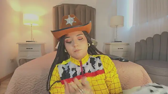 Emma Torres   online show from November 2025 12:23:02 PM