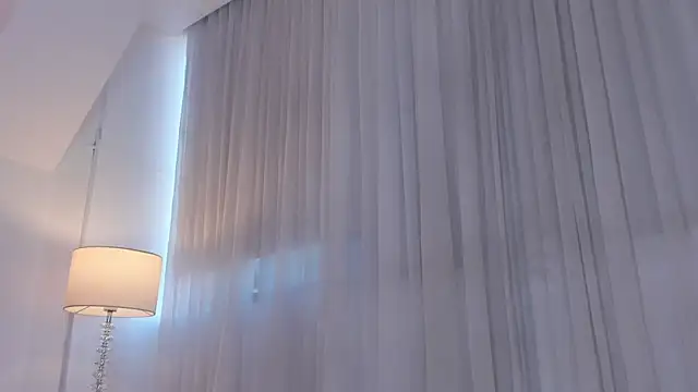 Emma Torres   online show from February 2026 12:10:02 PM