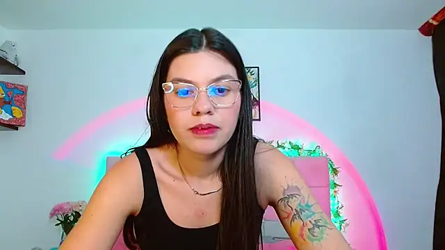 Layla Rachel online show from September 2025 01:28:02 AM