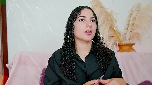 Snapshot of merida_bell18 chatting on June 2026 03:05:02 AM merida bell18 online show from June 2026 03:05:02 AM