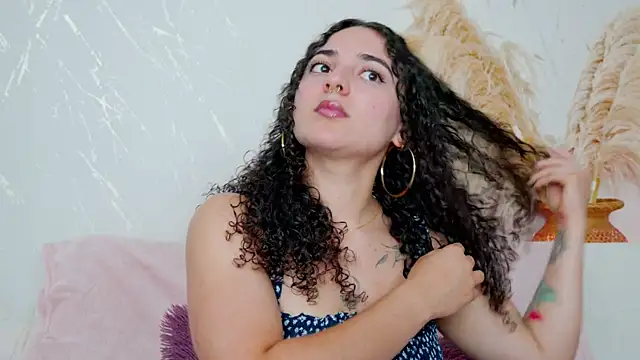 Snapshot of merida_bell18 chatting on June 2026 12:46:01 AM merida bell18 online show from June 2026 12:46:01 AM