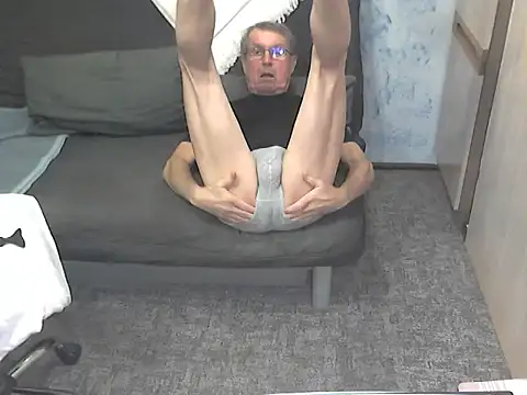 kiam471 online show from November 2025 10:32:02 PM