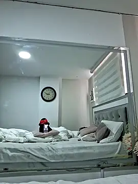 Doll Loren online show from September 2025 12:05:01 PM