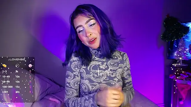 Cinamoonn online show from December 2024 08:42:02 PM