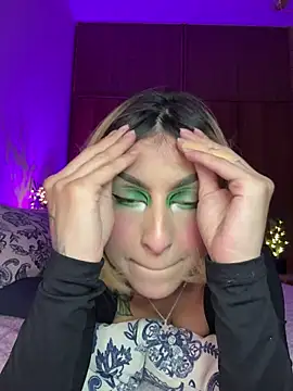 Cinamoonn online show from March 2026 09:43:01 PM