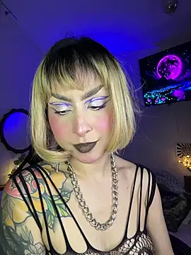 Cinamoonn online show from March 2026 08:41:02 PM