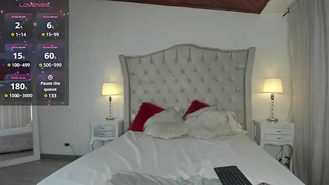 Naughtykitty4 online show from January 2025 10:08:02 PM