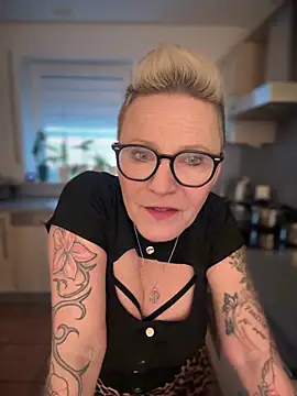 German Milf online show from January 2025 02:17:02 PM