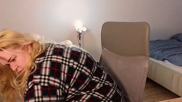 EllsaJean  online show from April 2026 01:16:02 AM