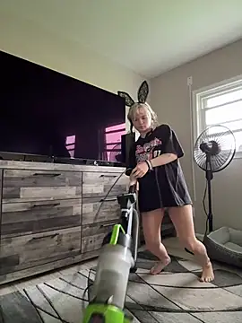 Cutiepiespanks online show from April 2026 07:11:02 PM